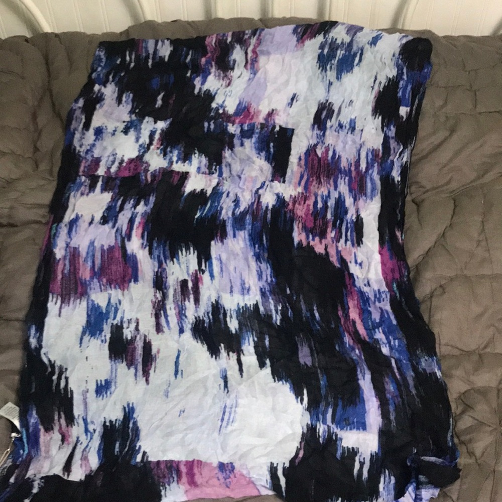 Patterned Scarf - Picture 2 of 4